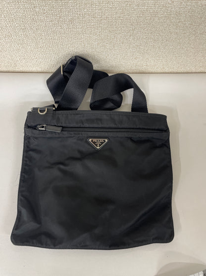 Prada Black Shoulder Bags A-17402