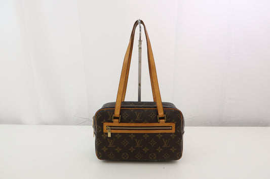 Louis Vuitton Brown Shoulder Bags A-17403