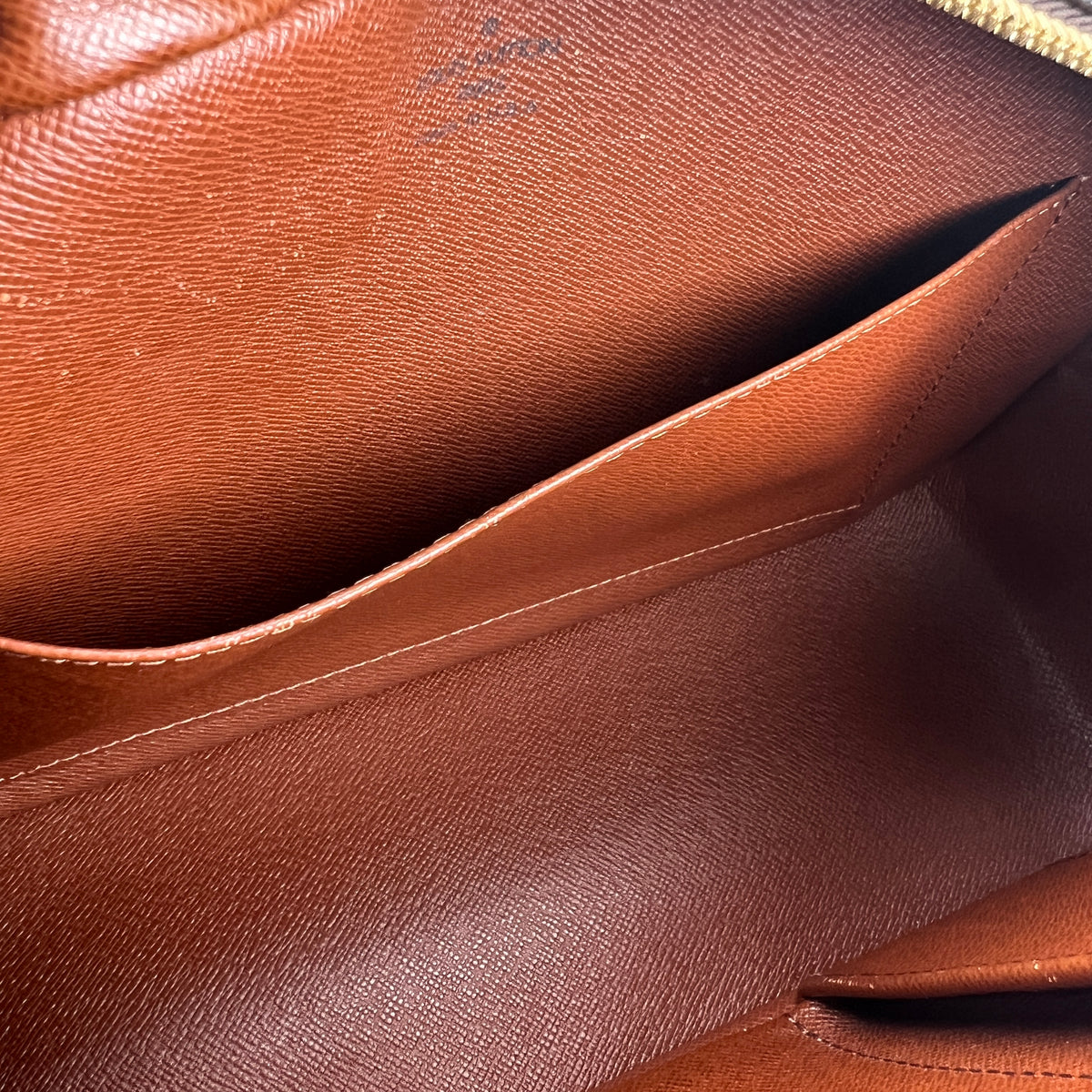 Louis Vuitton Brown Shoulder Bags A-17403