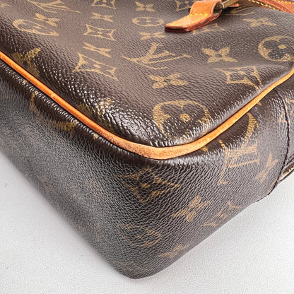 Louis Vuitton Brown Shoulder Bags A-17403