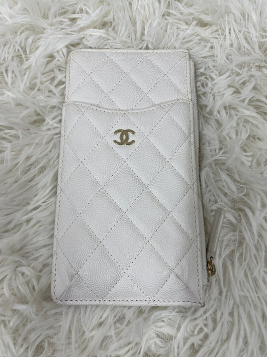Chanel White Wallets A-17425