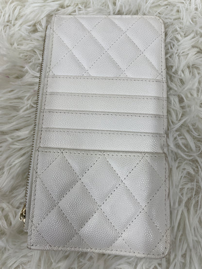 Chanel White Wallets A-17425