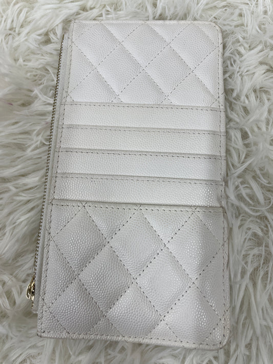 Chanel White Wallets A-17425