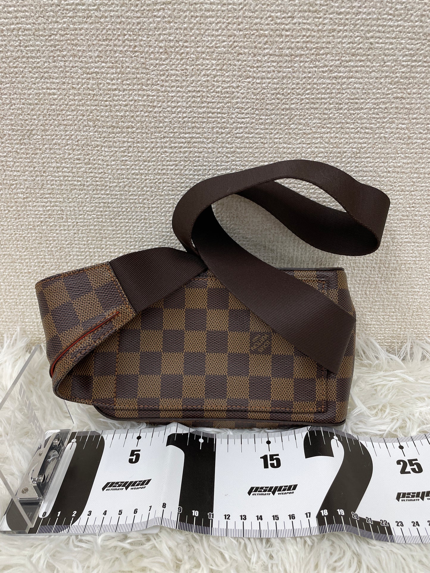 Louis Vuitton Brown Shoulder Bags A-17429