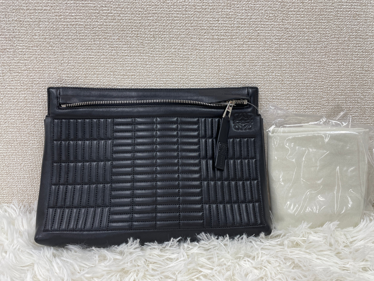 Loewe Black Shoulder Bags A-17438