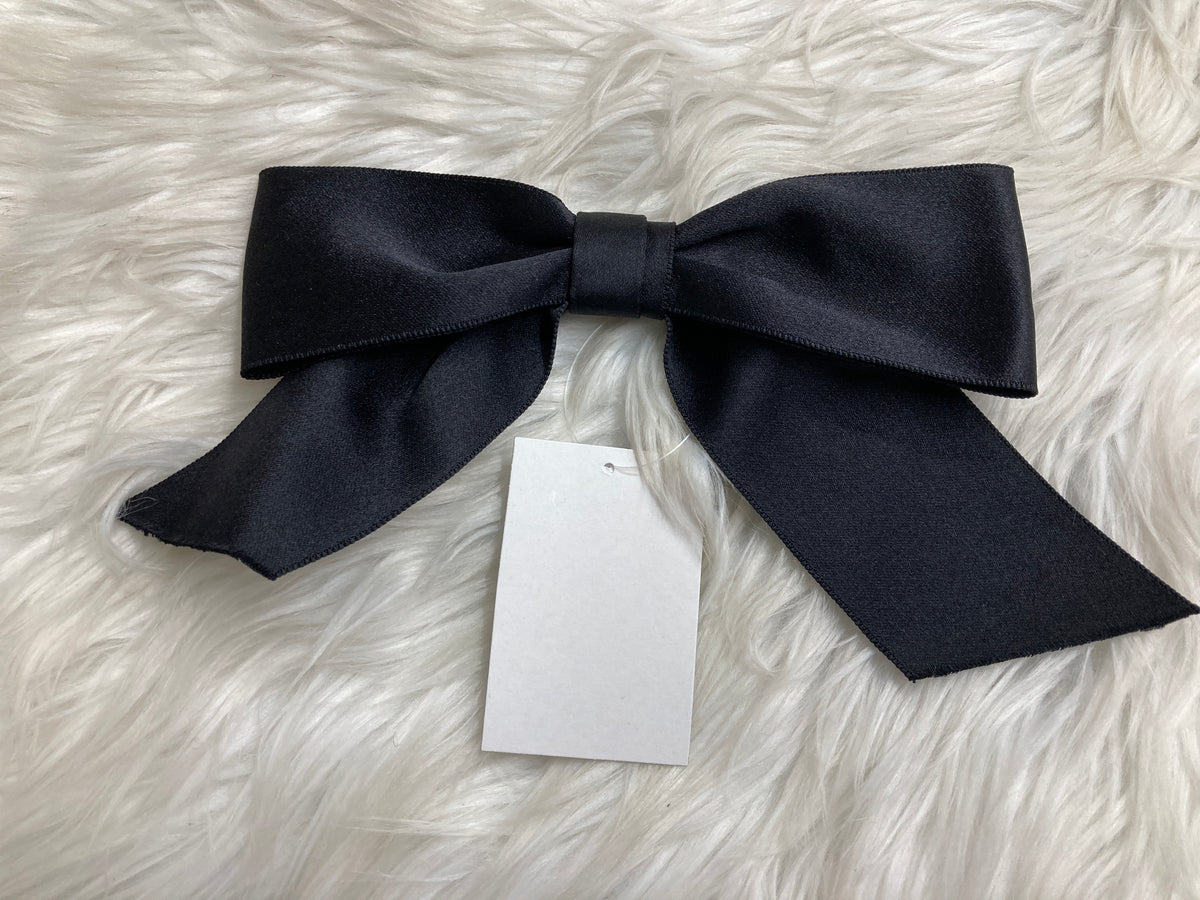 Chanel Black Brooches A-17465