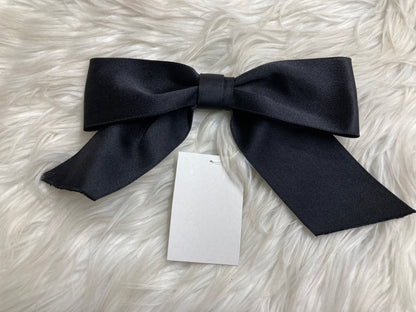 Chanel Black Brooches A-17465
