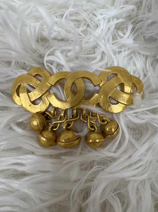 Chanel Gold Brooches A-17475