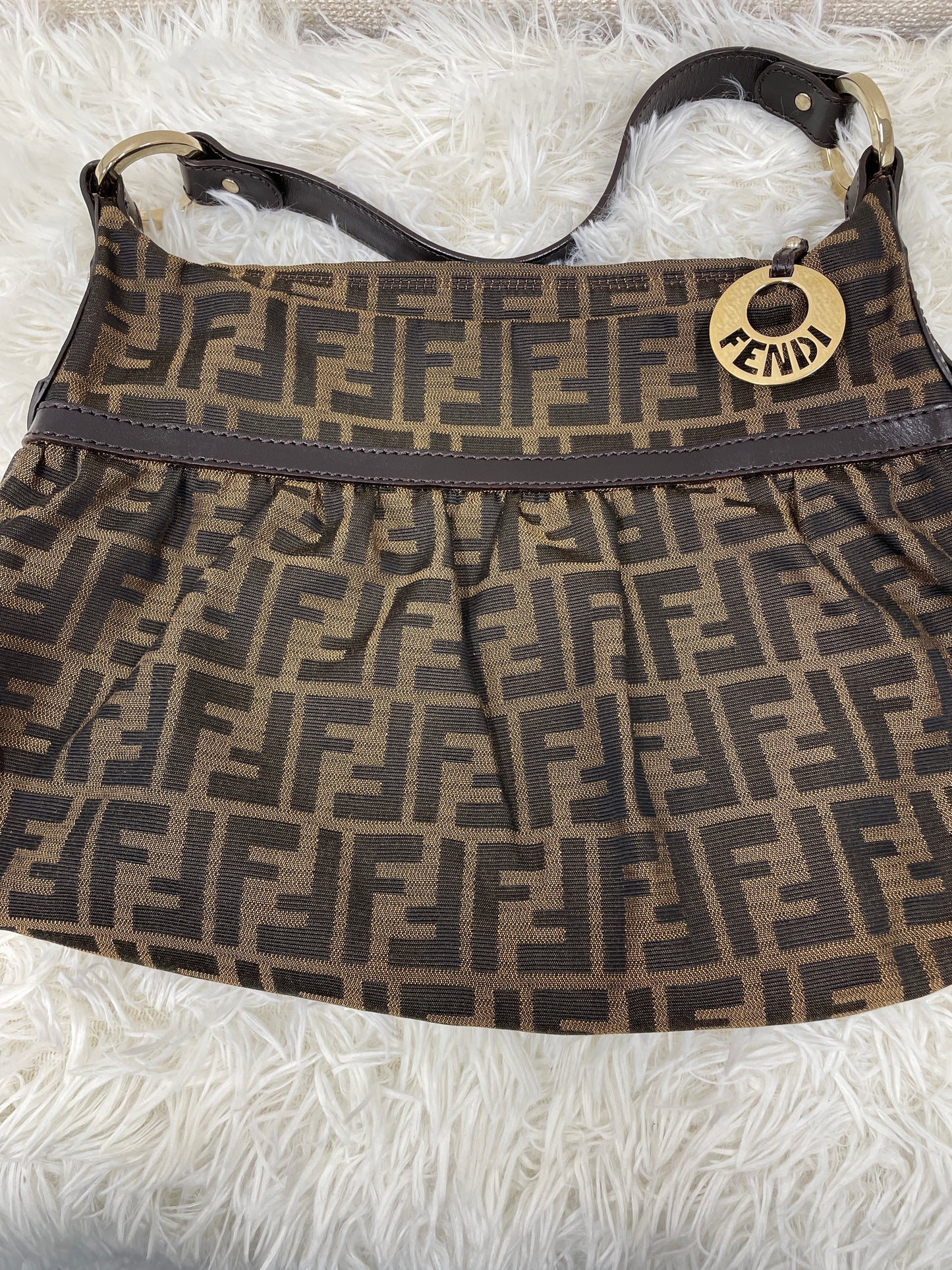 Fendi Beige Shoulder Bags A-17477