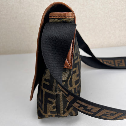 Fendi Green Shoulder Bags A-17478