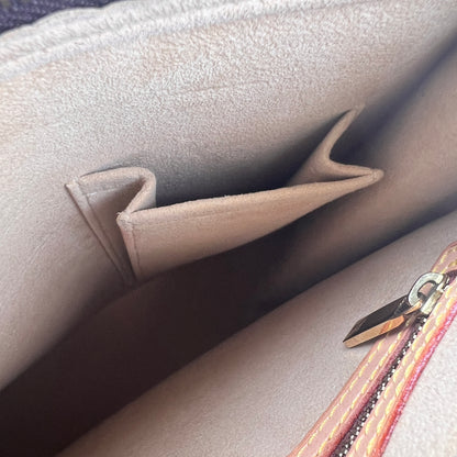Louis Vuitton Brown Shoulder Bags A-17480