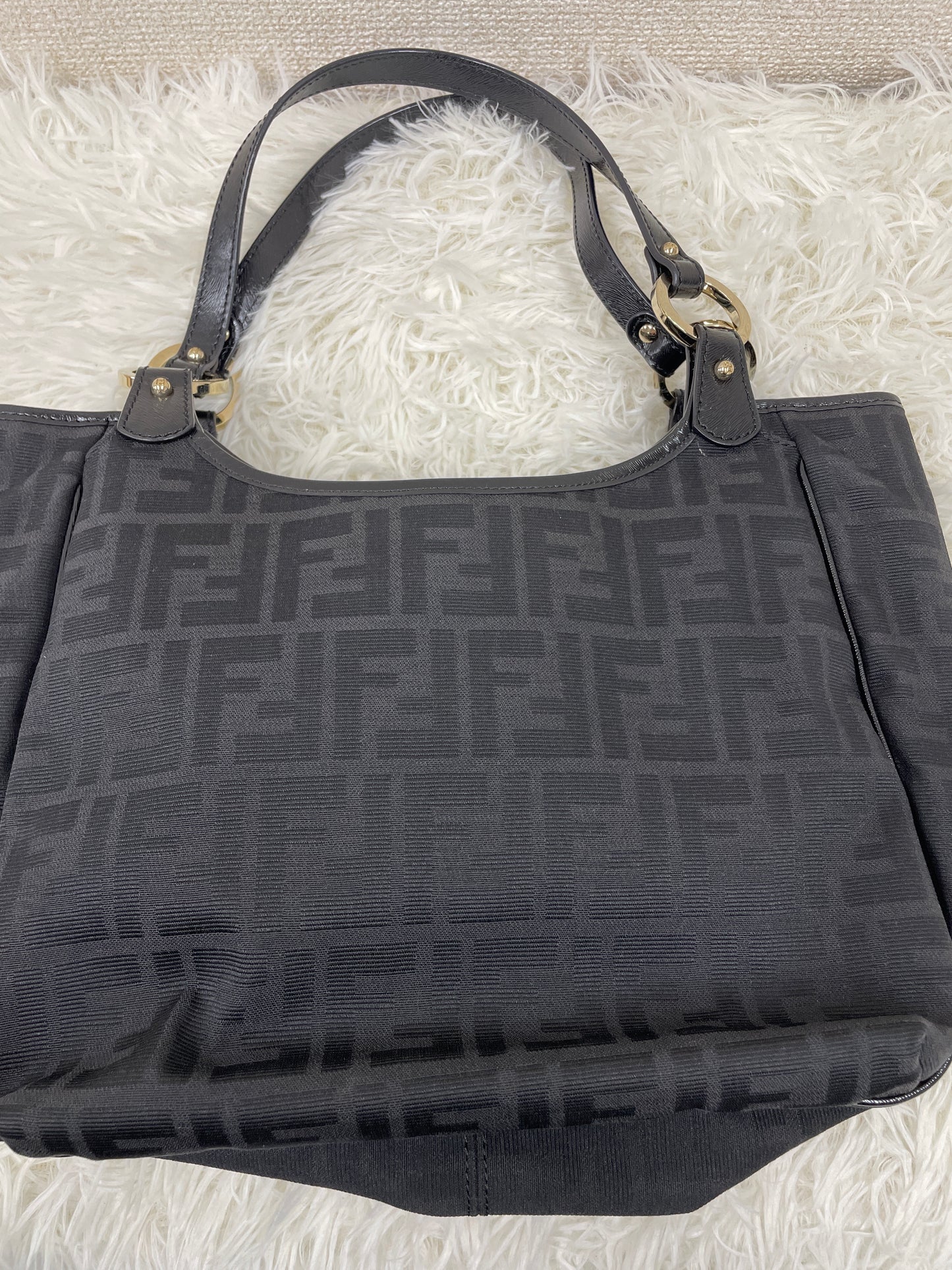 Fendi Black Tote Bags A-17484