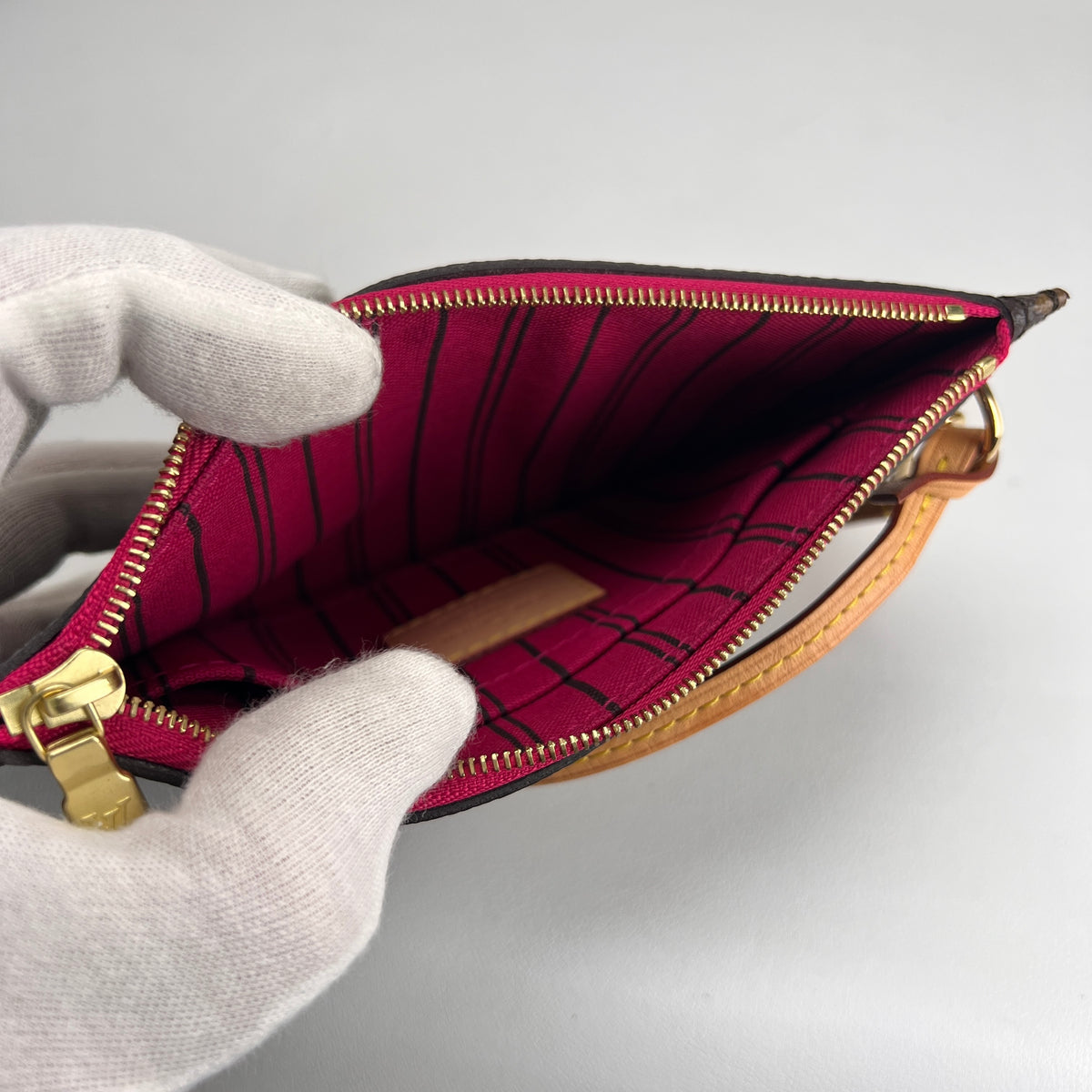 Louis Vuitton Brown Pouches A-17493