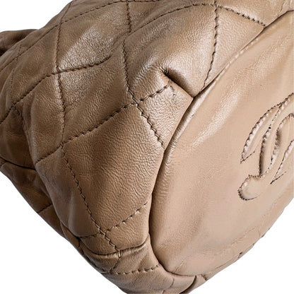 Chanel Beige Shoulder Bags A-17553