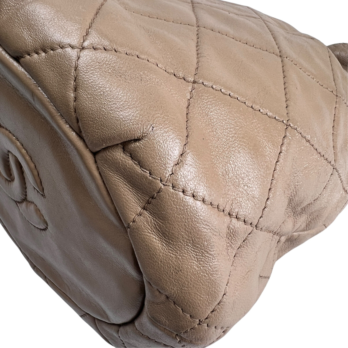 Chanel Beige Shoulder Bags A-17553