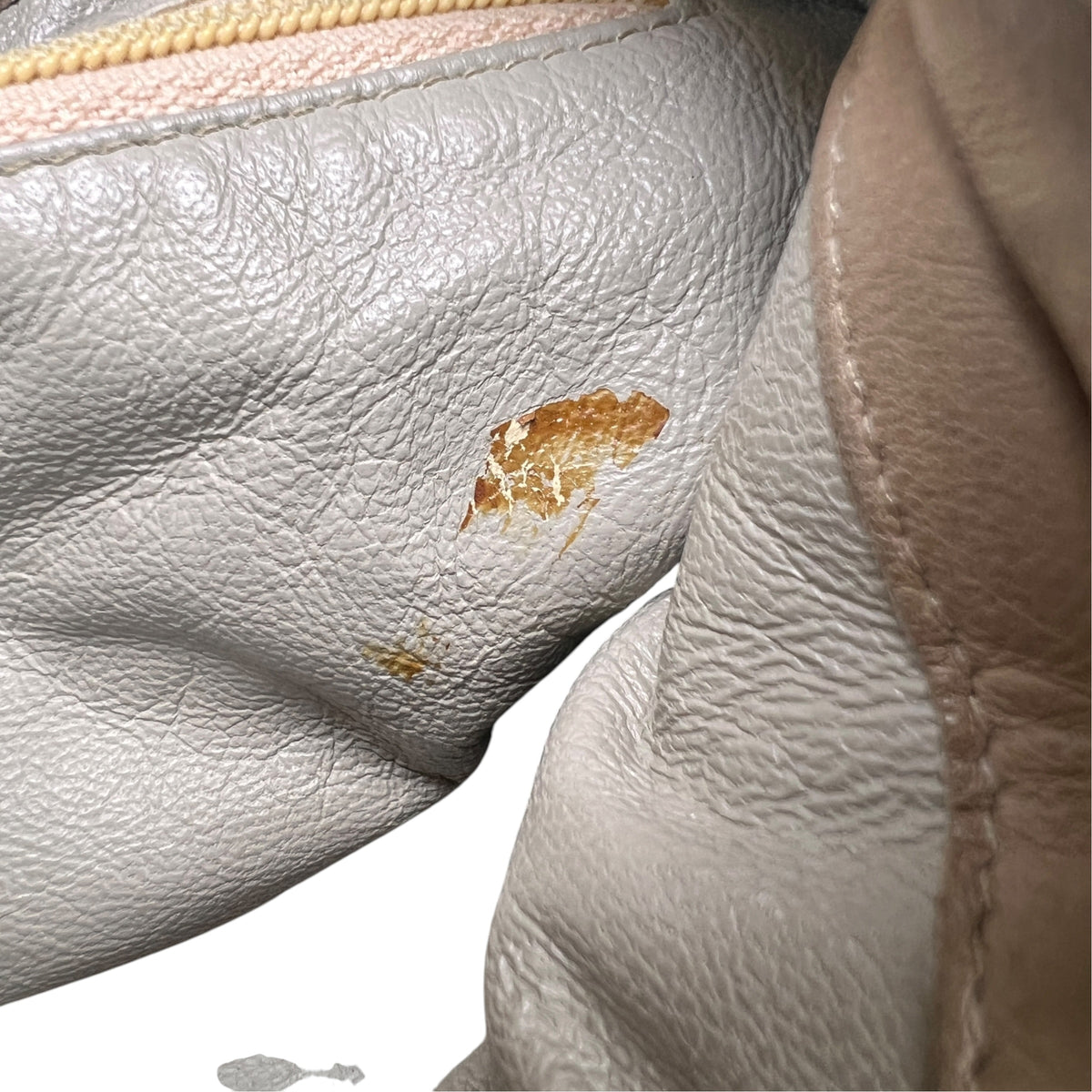 Chanel Beige Shoulder Bags A-17553