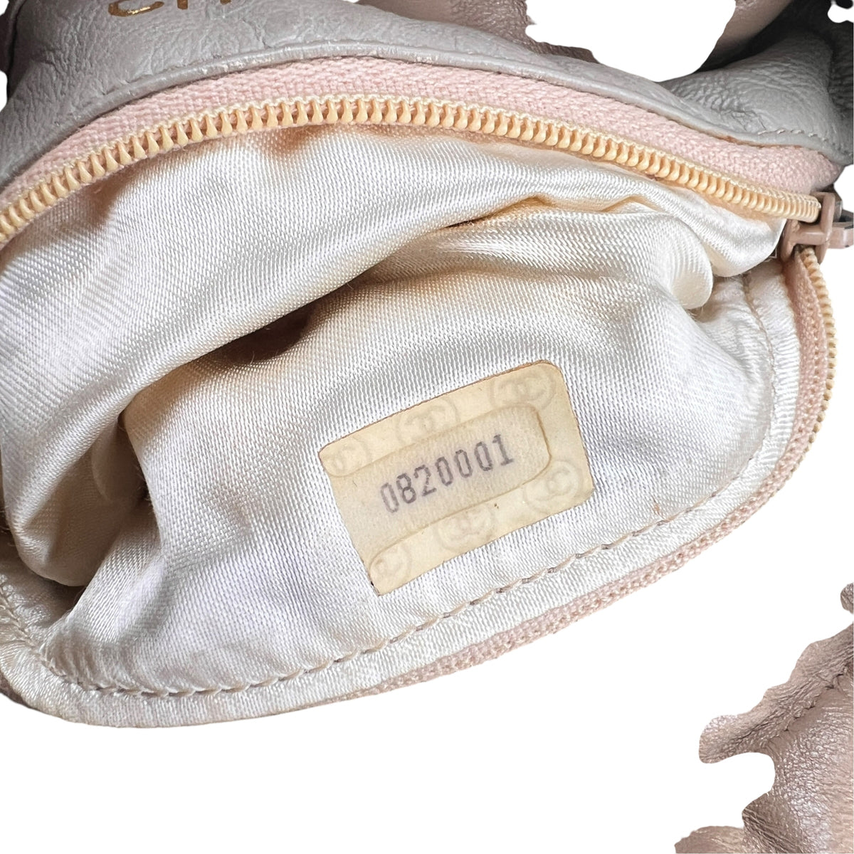 Chanel Beige Shoulder Bags A-17553