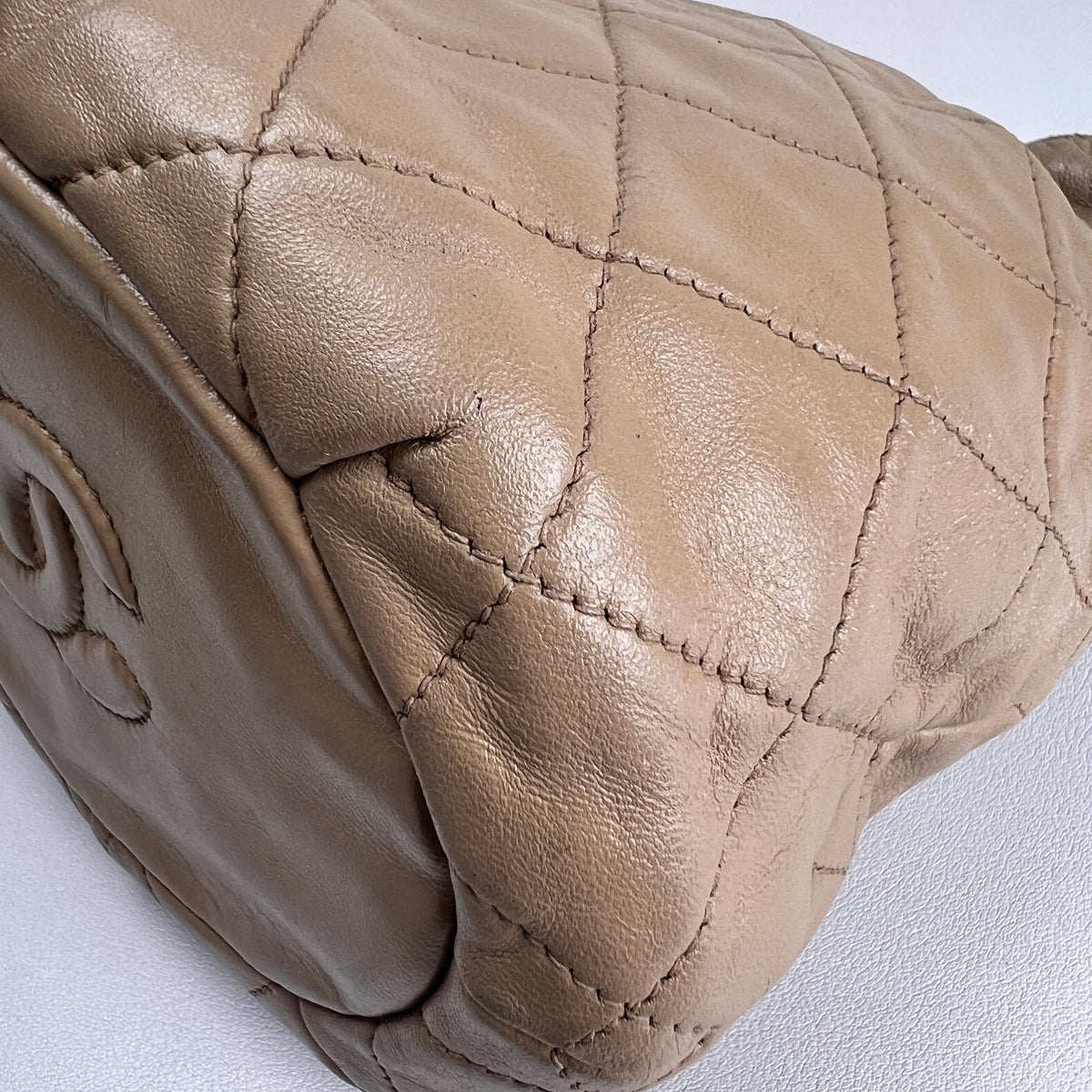 Chanel Beige Shoulder Bags A-17553
