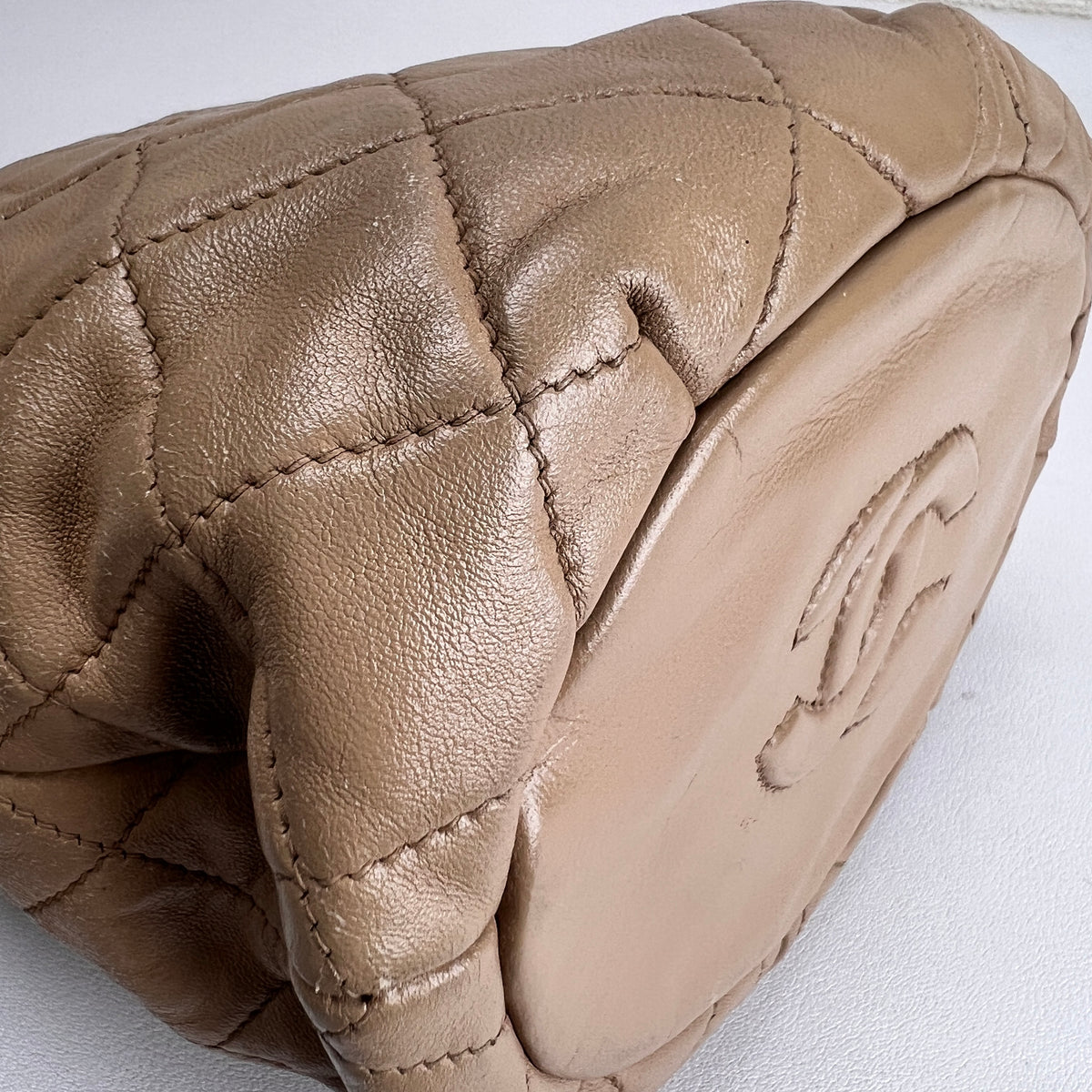 Chanel Beige Shoulder Bags A-17553