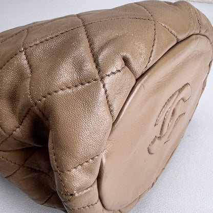 Chanel Beige Shoulder Bags A-17553