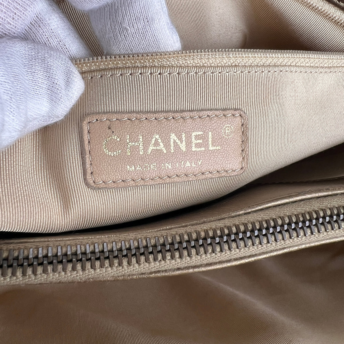 Chanel Gold Shoulder Bags A-17554