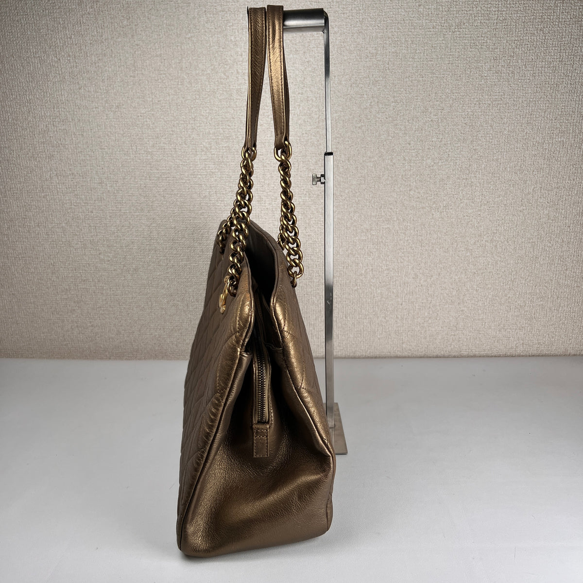 Chanel Gold Shoulder Bags A-17554
