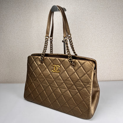 Chanel Gold Shoulder Bags A-17554