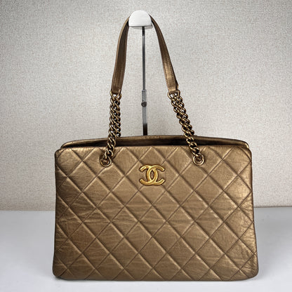Chanel Gold Shoulder Bags A-17554