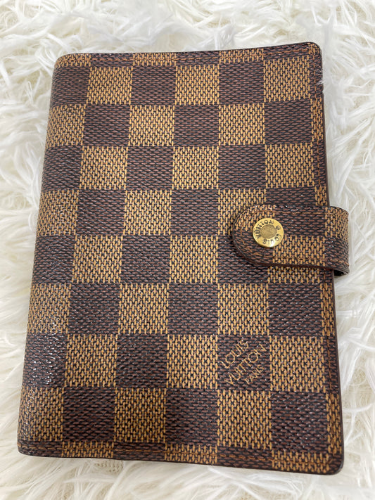 Louis Vuitton Beige Wallets A-17562
