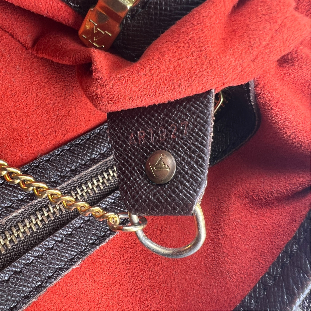Louis Vuitton Brown Shoulder Bags A-17563