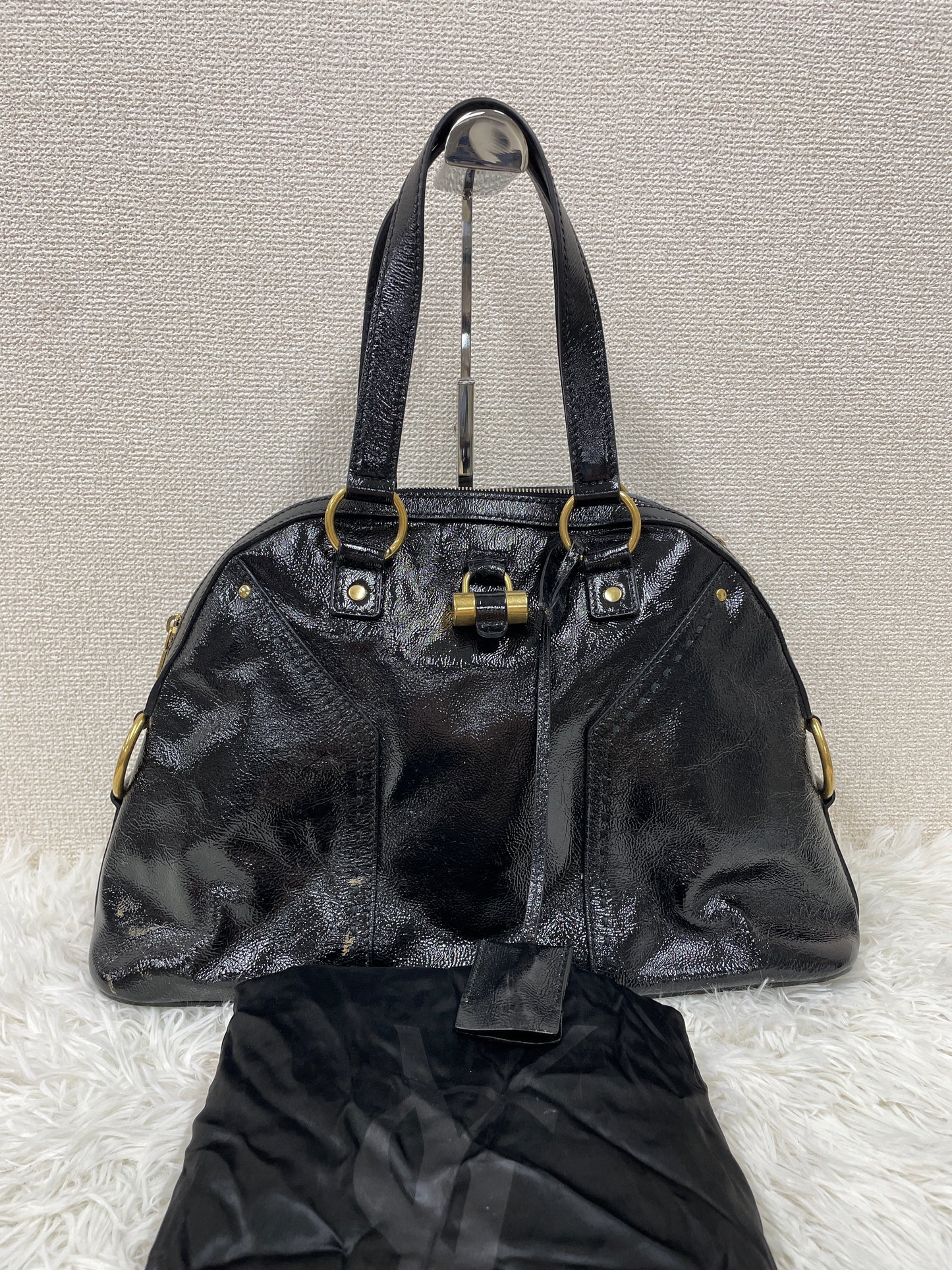 Saint Laurent Black Handle Bags A-17570