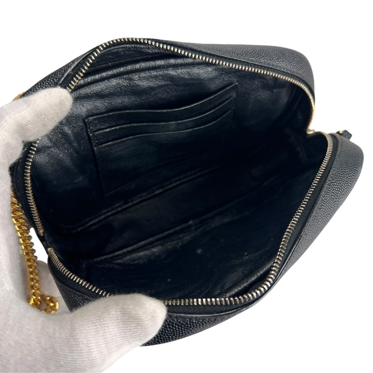 Saint Laurent Black Shoulder Bags A-17584
