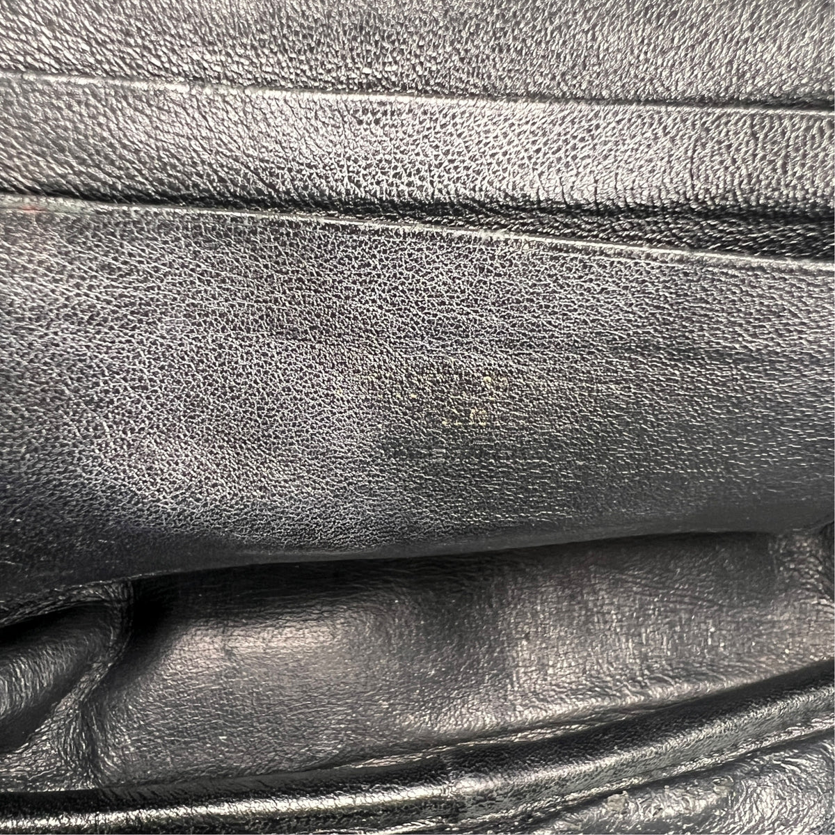 Saint Laurent Black Shoulder Bags A-17584