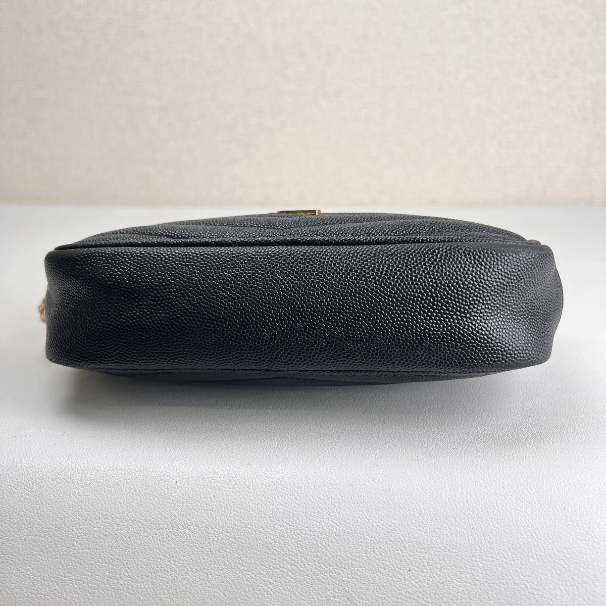 Saint Laurent Black Shoulder Bags A-17584