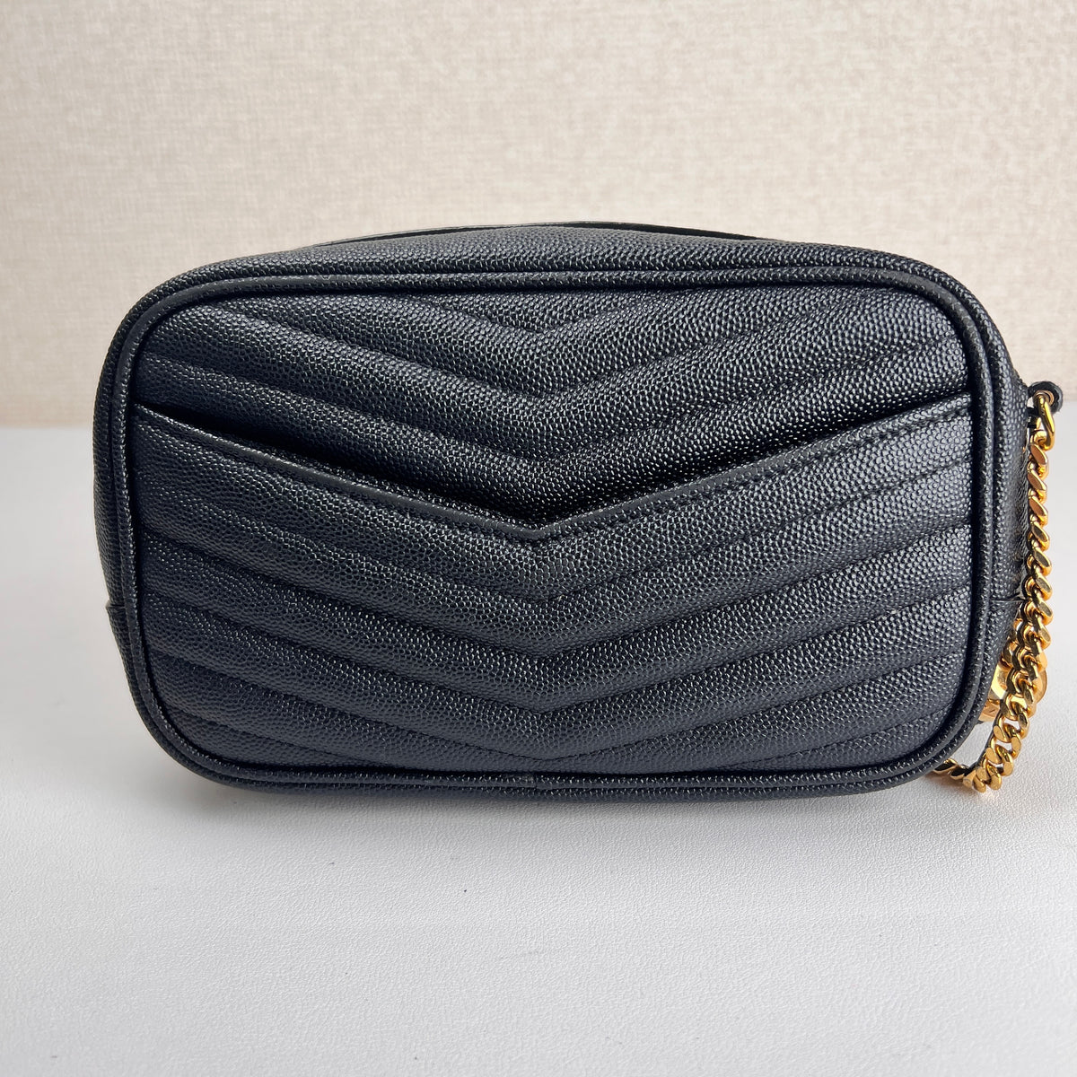 Saint Laurent Black Shoulder Bags A-17584