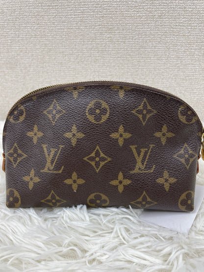 Louis Vuitton Brown Pouches A-17590