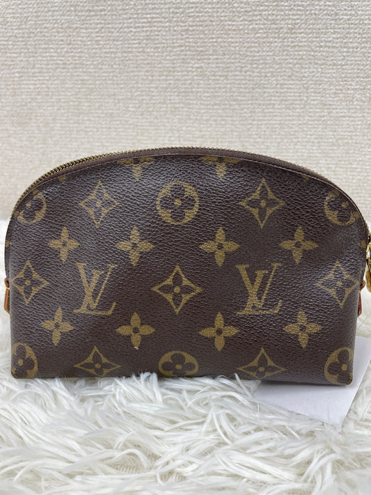 Louis Vuitton Brown Pouches A-17590