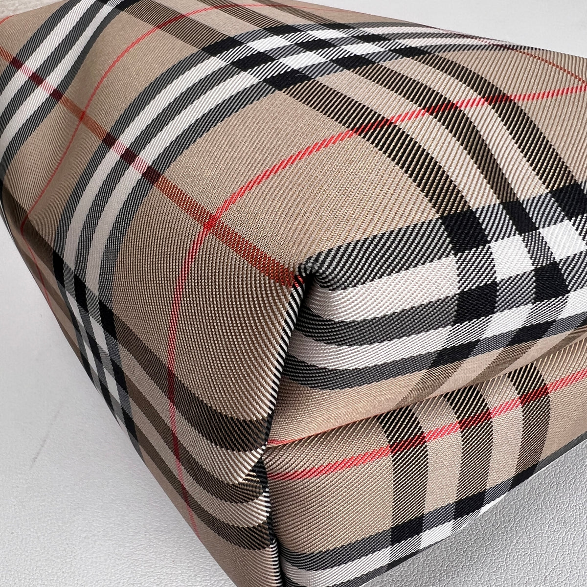 Burberry Beige Handle Bags A-17600