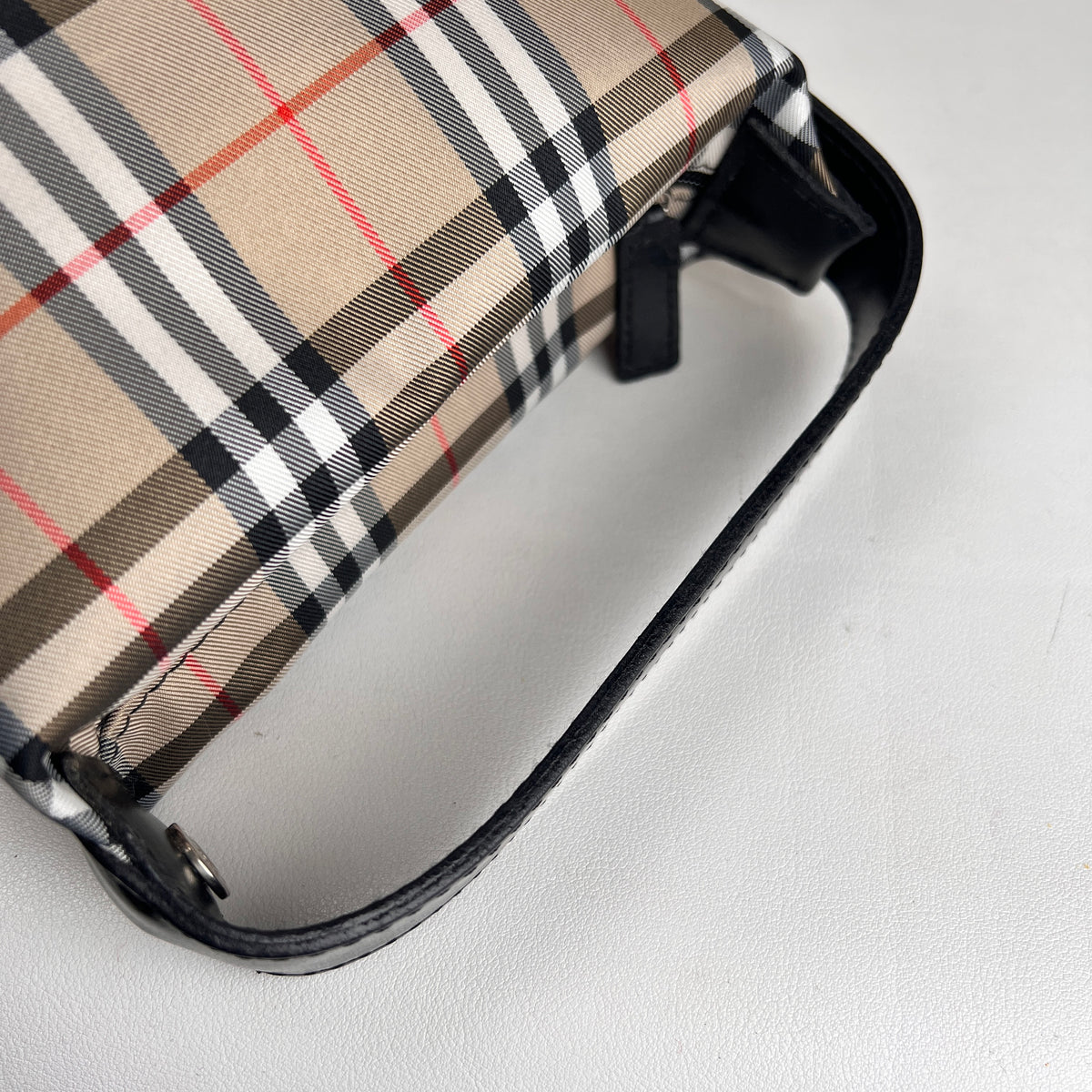 Burberry Beige Handle Bags A-17600