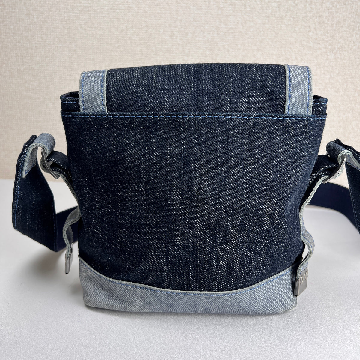 Vivienne Westwood Blue Shoulder Bags A-17603