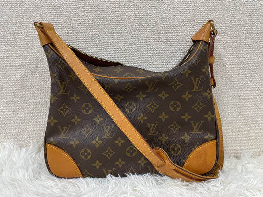 Louis Vuitton Brown Shoulder Bags A-17605
