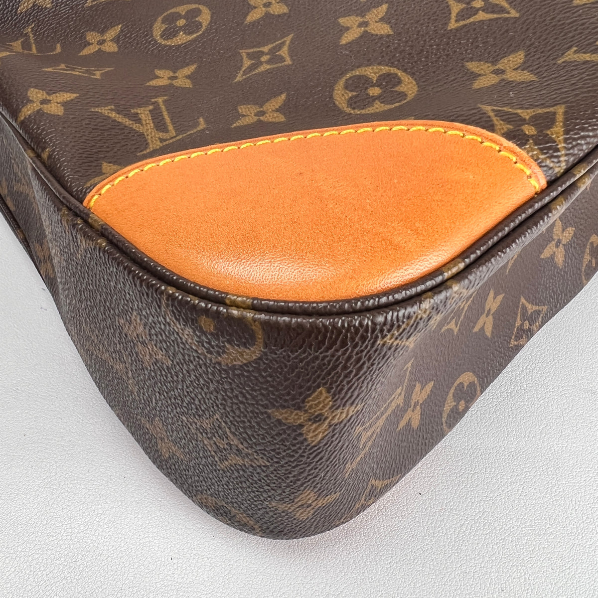 Louis Vuitton Brown Shoulder Bags A-17605