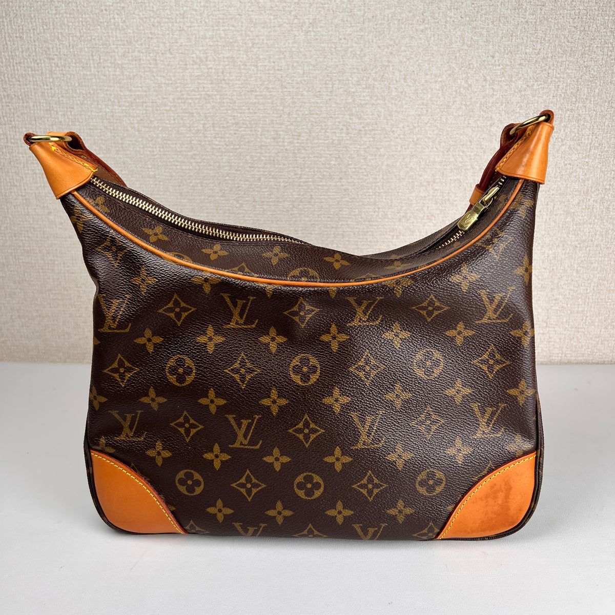 Louis Vuitton Brown Shoulder Bags A-17605