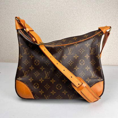 Louis Vuitton Brown Shoulder Bags A-17605
