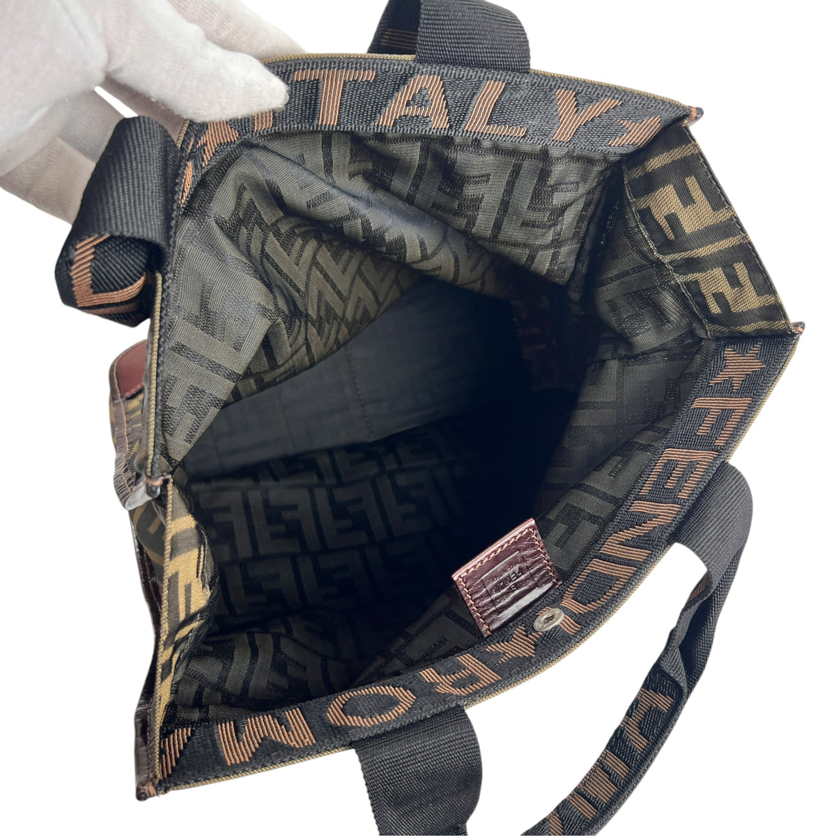 Fendi Beige Tote Bags A-17612