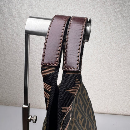 Fendi Beige Tote Bags A-17612