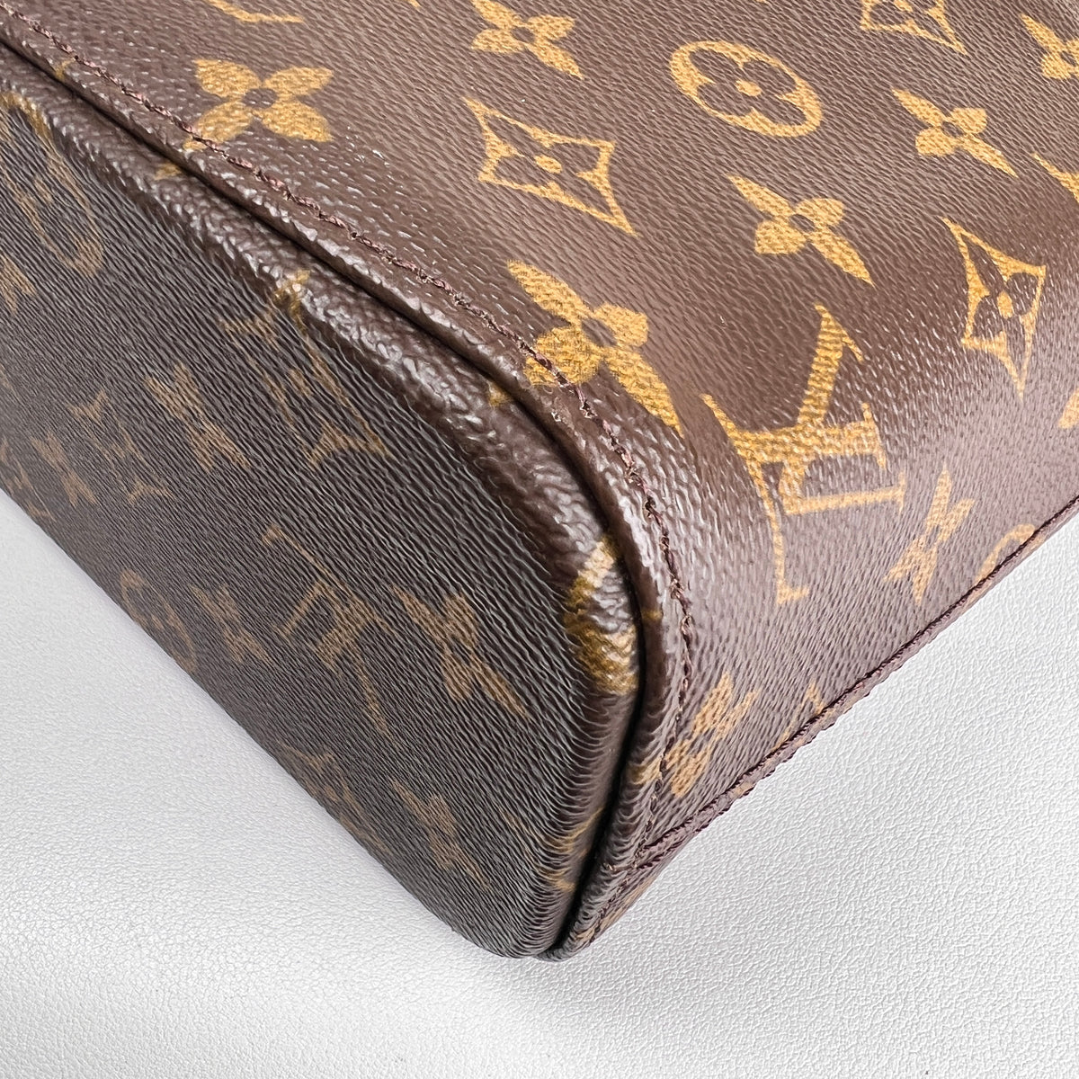 Louis Vuitton Brown Handle Bags A-17629