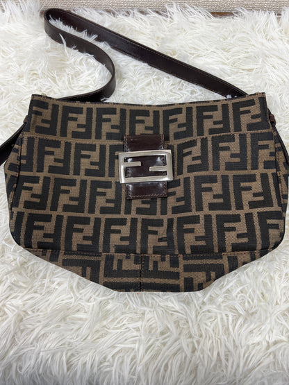 Fendi Beige Shoulder Bags A-17637
