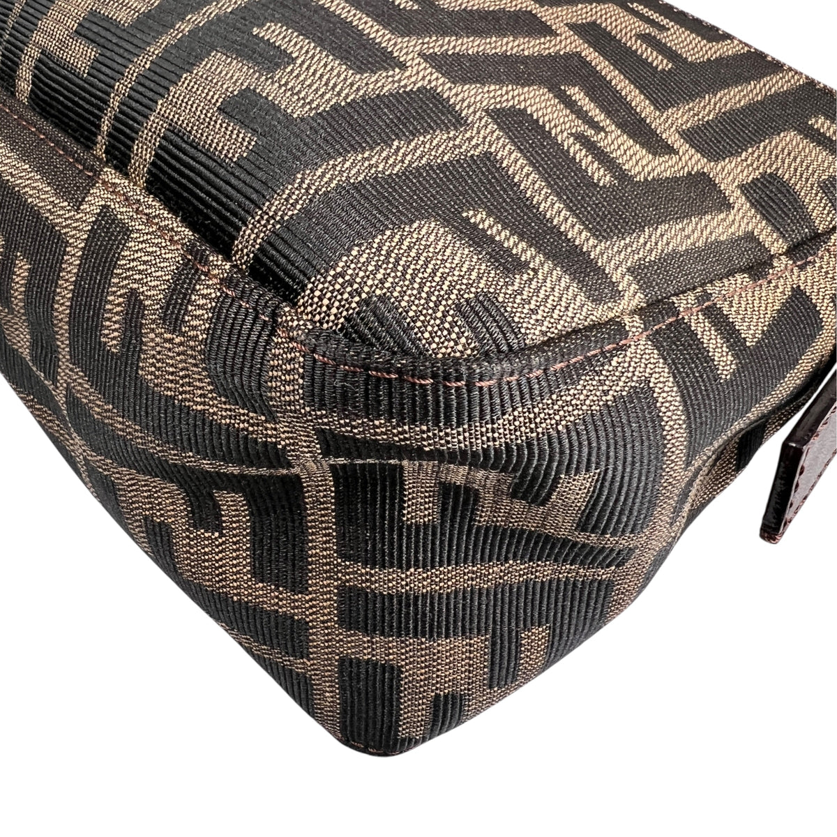 Fendi Beige Shoulder Bags A-17637