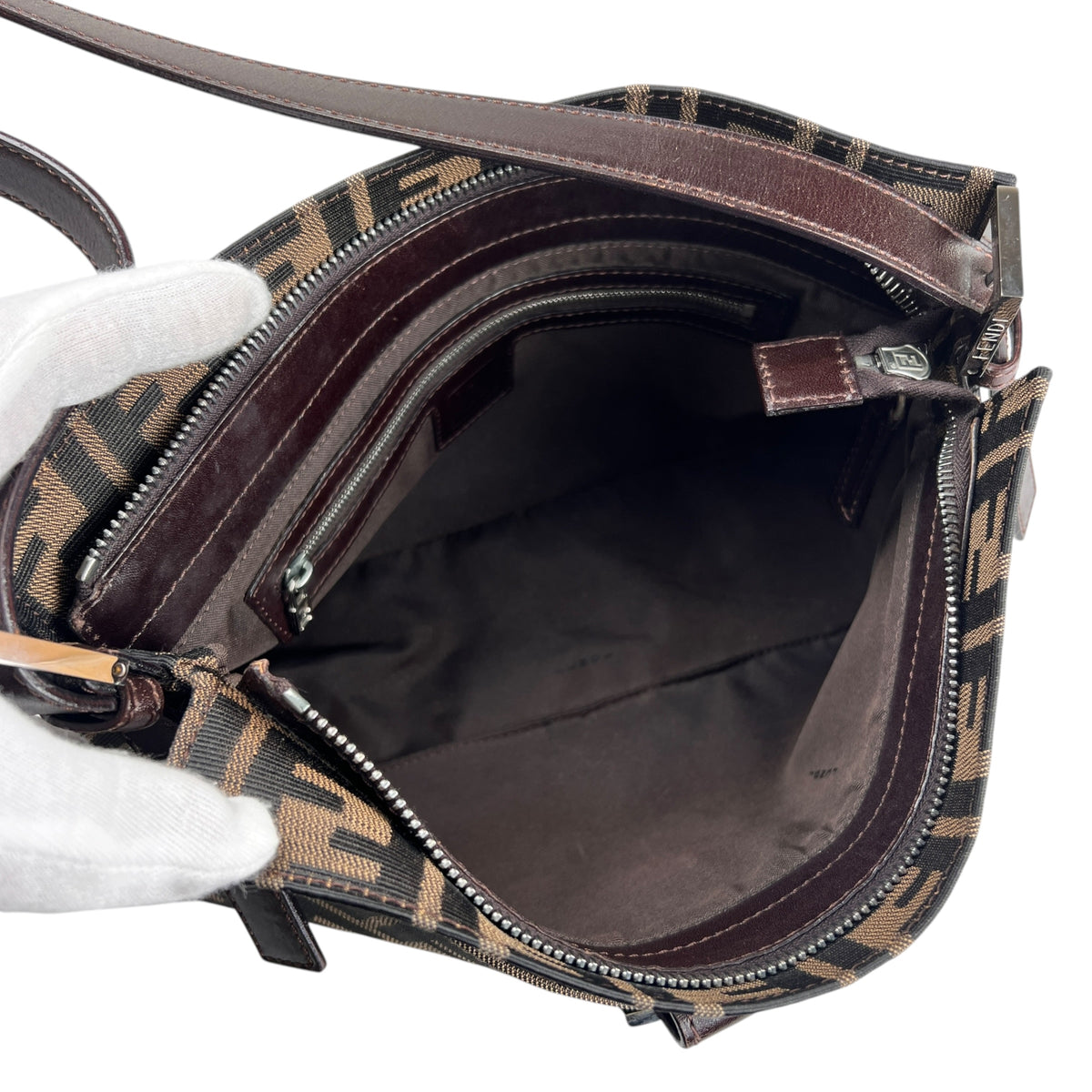 Fendi Beige Shoulder Bags A-17637
